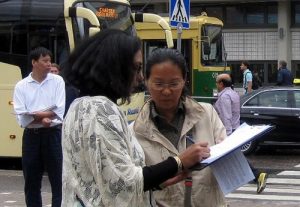 Medical professionals attending the ESHRE meeting sign the petition protesting forced organ harvesting.