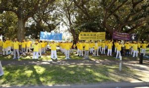 Demonstrating the exercises at Lyne Park, at the end of the “City2Surf” road race.