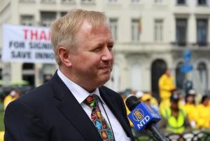 Arne Gericke, MEP from Germany, speaks to Falun Gong rally in Brussels.