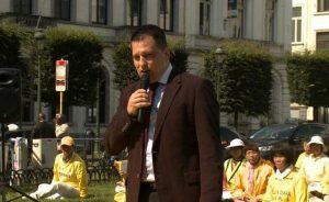 MEP Tomáš Zdechovsk from the Czech Republic speaks to Falun Gong rally in Brussels.