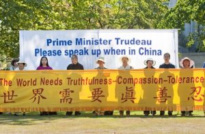 Falun Gong rally and press conference in Vancouver