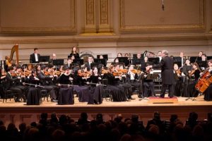 Shen Yun Symphony Orchestra presented two concerts in the Isaac Stern Auditorium of Carnegie Hall on October 15, 2016. Several encores were added in response to a standing ovation by the enthusiastic audience.