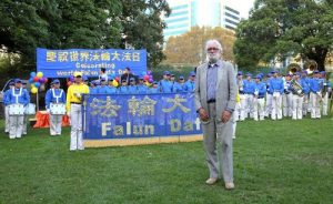 Bob Vinnicombe, China affairs and information analyst, spoke at the rally, commending Falun Gong and condemning the CCP's persecution.