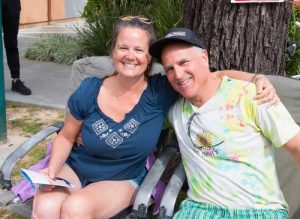 Local residents Heather and Brian look forward to learning the Falun Gong exercises.