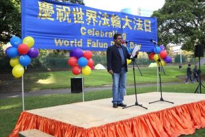 John Kennedy, Chair of the United Indian Association in New South Wales, Australia, spoke at the rally and commended Falun Gong.