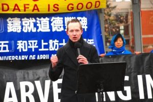 Michael Cooper, MP for Edmonton-St. Albert, urged China to stop the atrocity against Falun Dafa practitioners.