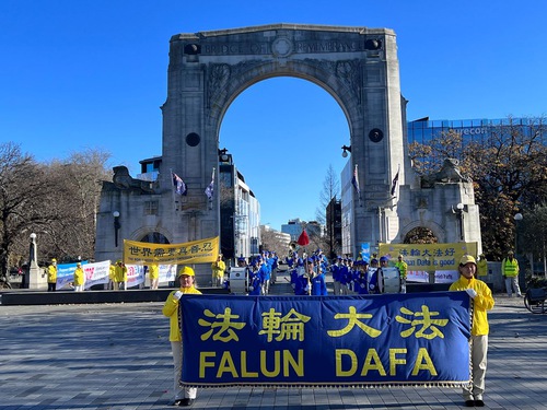 Practitioners held events in Christchurch, New Zealand on June 11 to introduce Falun Dafa and tell people about the ongoing persecution in China.