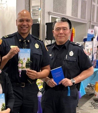 Police officers in the York Region support Falun Dafa.

